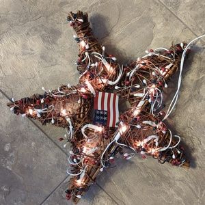 NWOT Patriotic Grapevine Star w/ lights